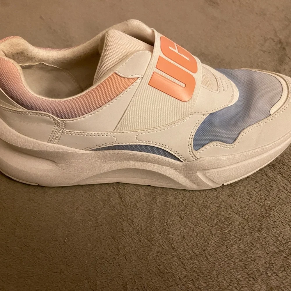 UGG Women Slip-On Sneakers - Picture 5 of 6